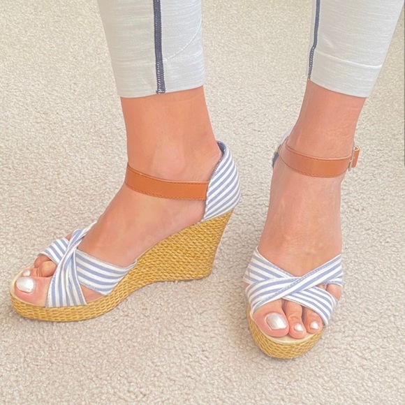 Platform Sandals - Picture 2 of 2